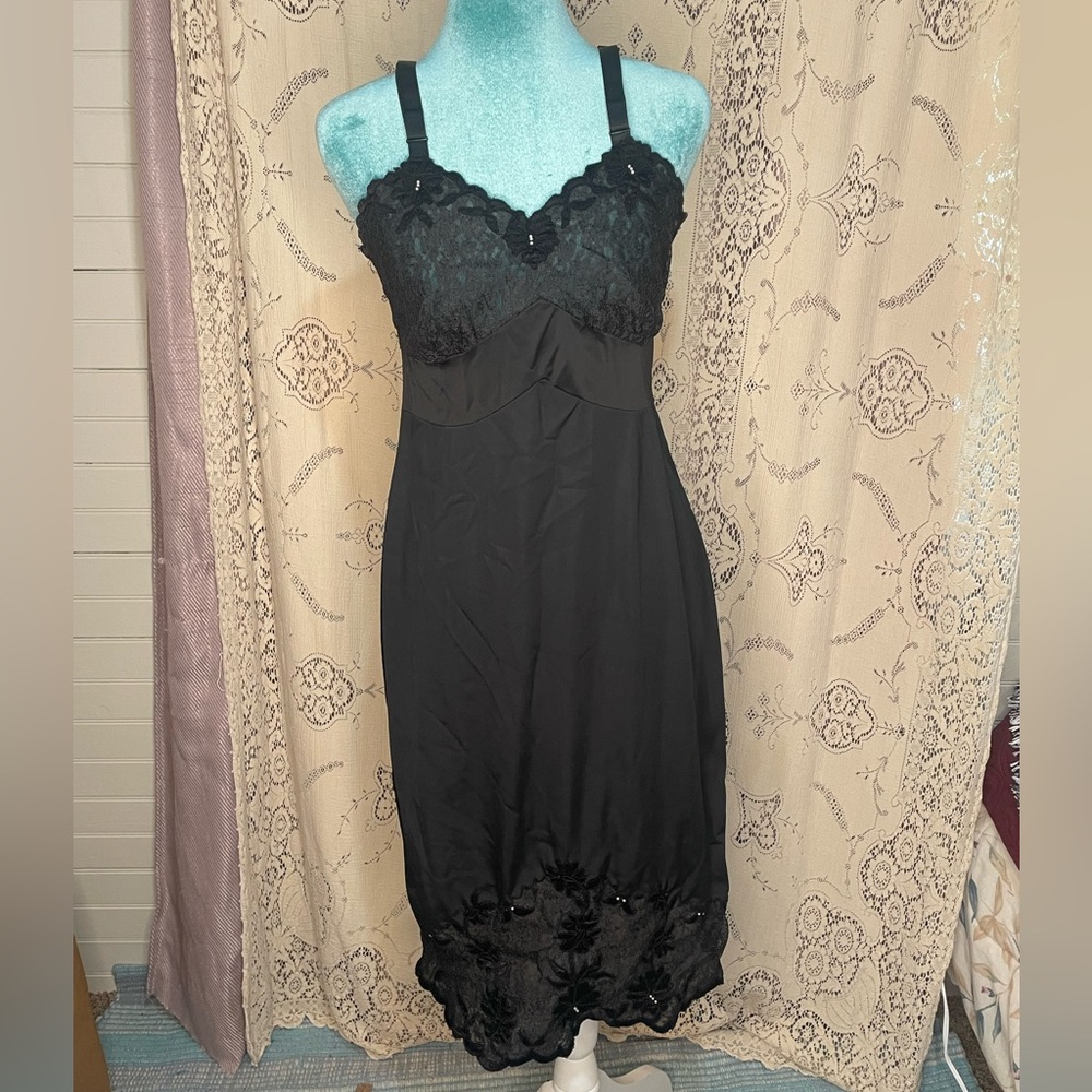 Vintage midi slip with lace and beading - Picture 1 of 7